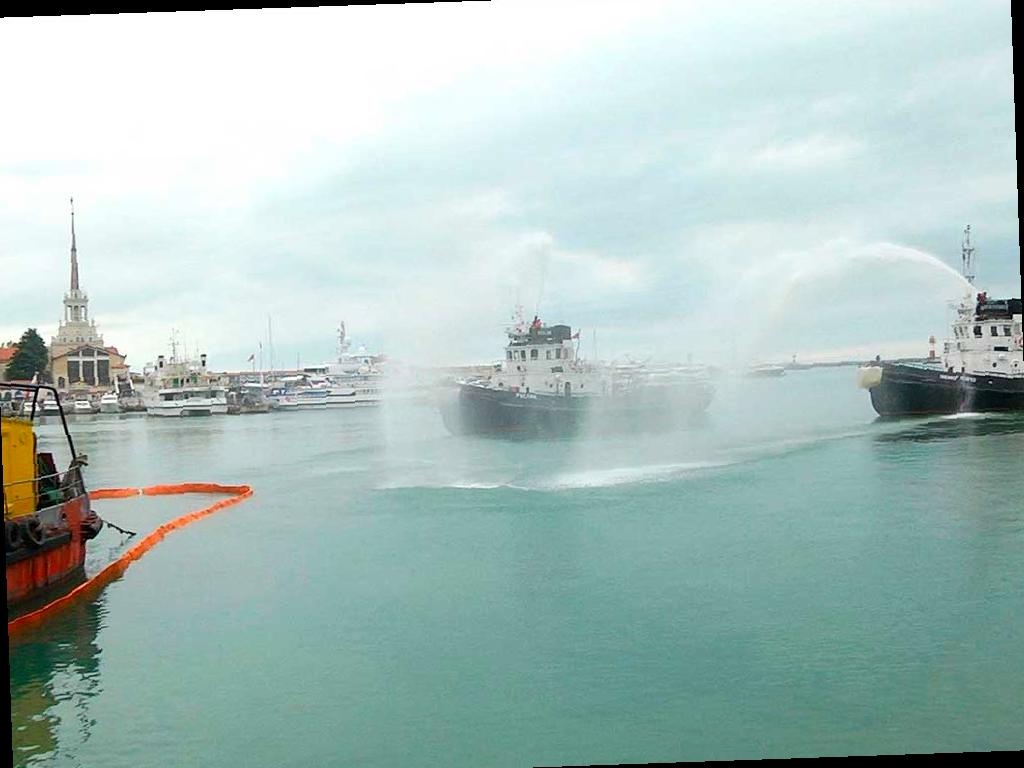 Учения по ликвидации ЧС в морпорту Сочи