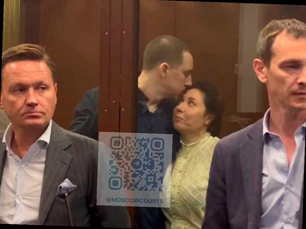 Суд продлил арест бывшему мэру Сочи и его супруге