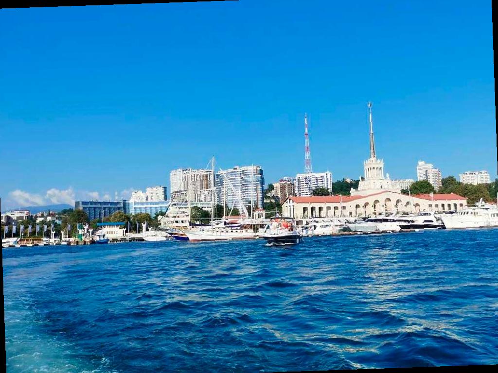 Вечерние учения в порту Сочи