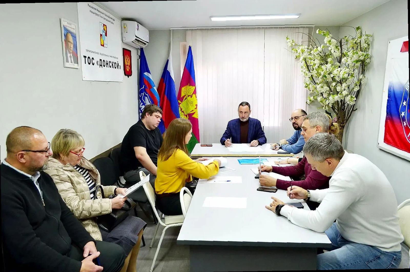 «Виктор Тепляков провёл встречу с жителями в ТОС Донской»