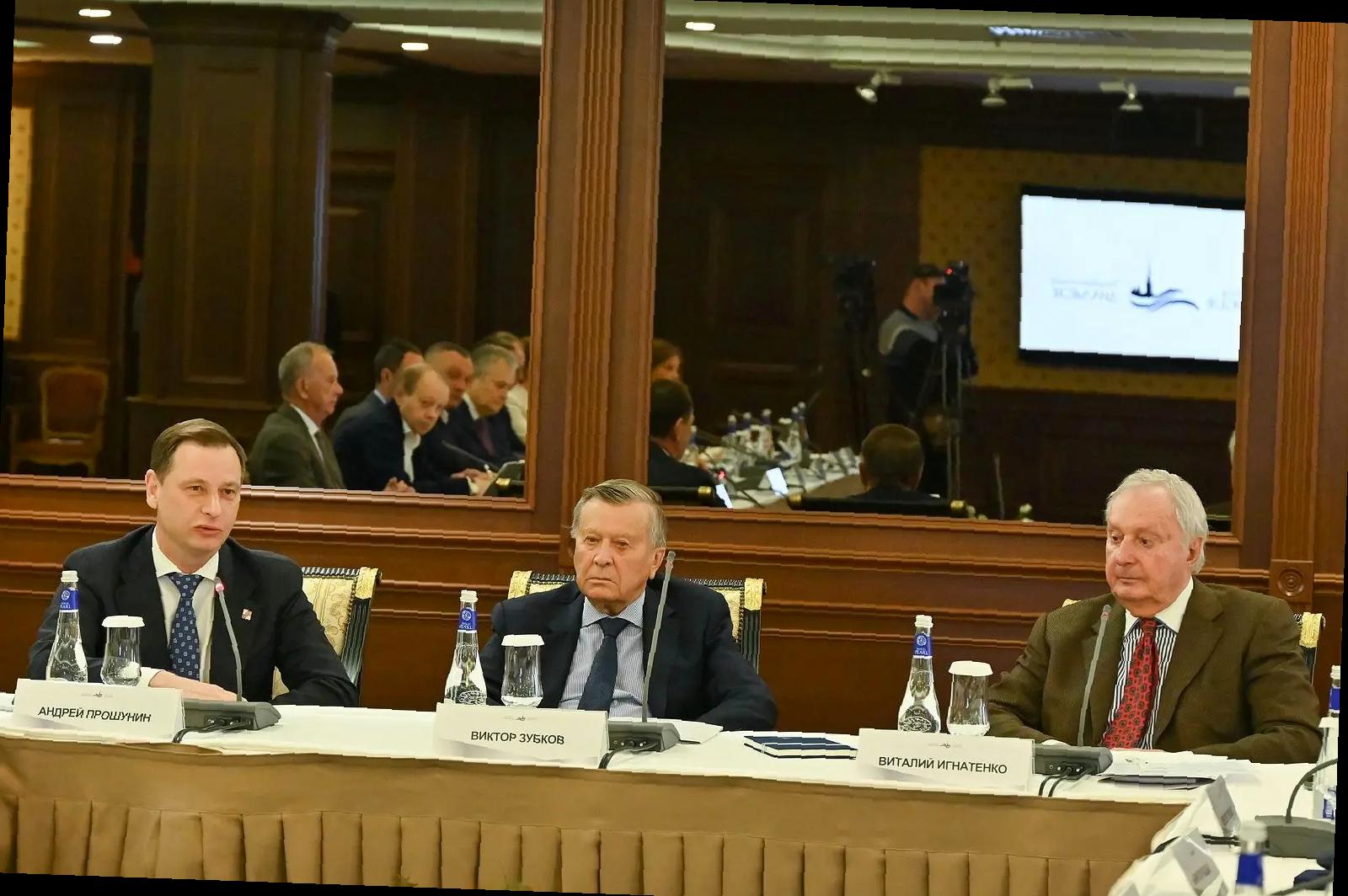 «Виктор Тепляков на форуме «Петербургский диалог»»