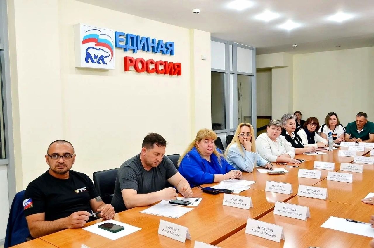 Депутат ЗСК Виктор Тепляков встретился по вопросу гуманитарной помощи в зоне СВО