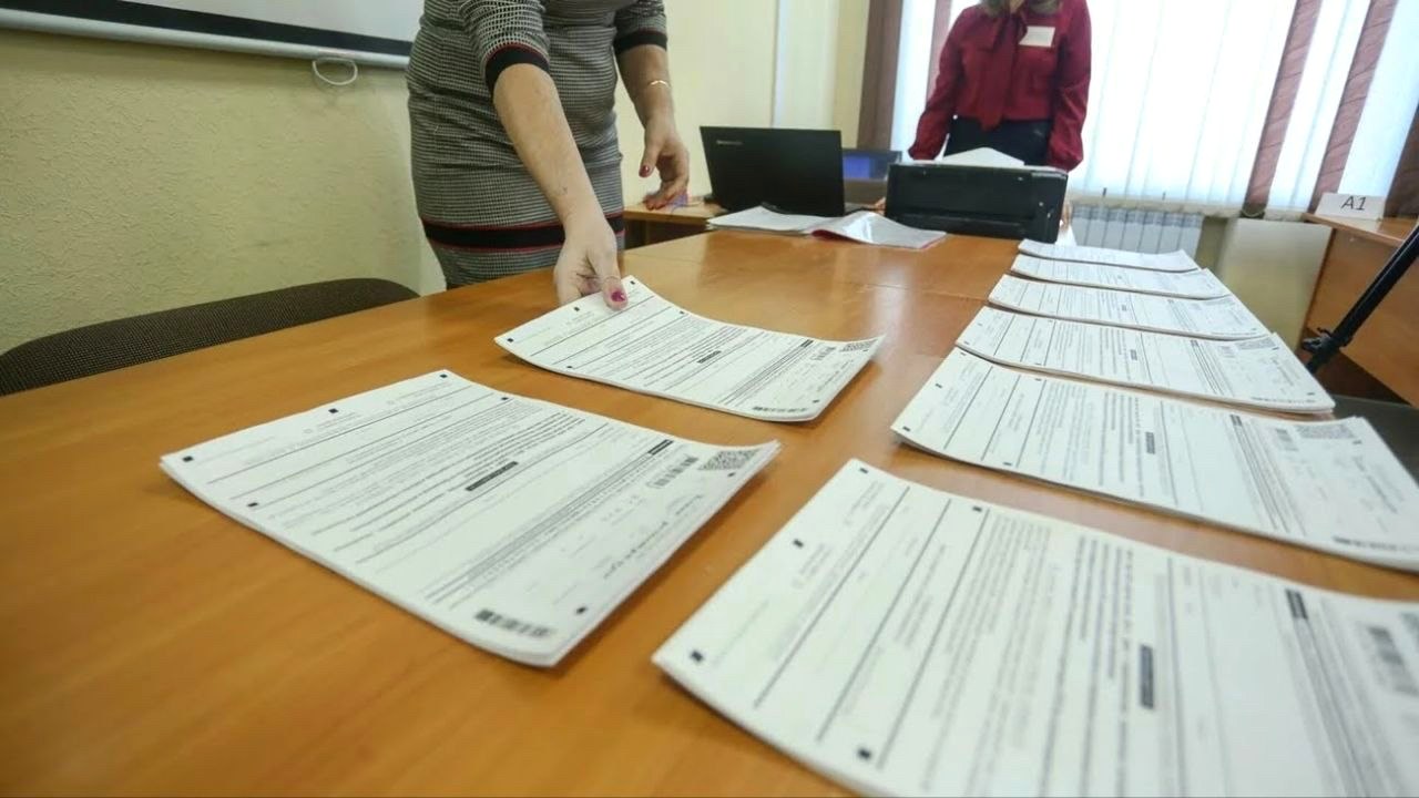 В Сочи 25 выпускников получили по 50 тысяч рублей за стобалльные результаты